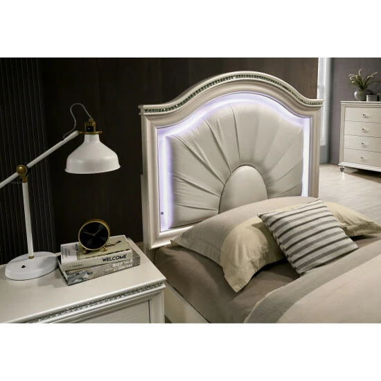 Best Sale โค๏ธ Silver Orchid Avery Glam Pearl White Panel Bed ๐ - Image 4